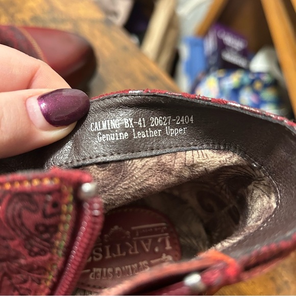 Elegant Red Ankle Boots - Picture 7 of 9